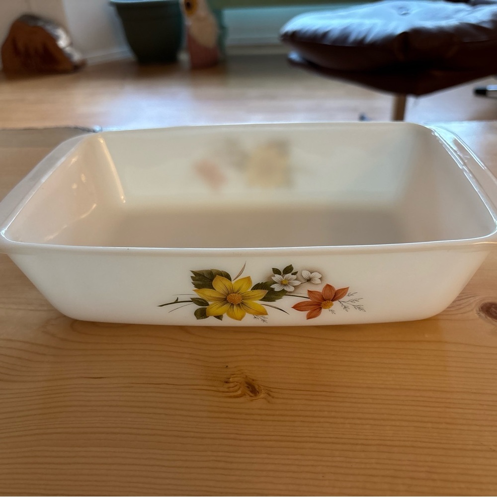 Vintage JAJ Pyrex Autumn Glory Dahlia 11x7 *Casserole Dish England